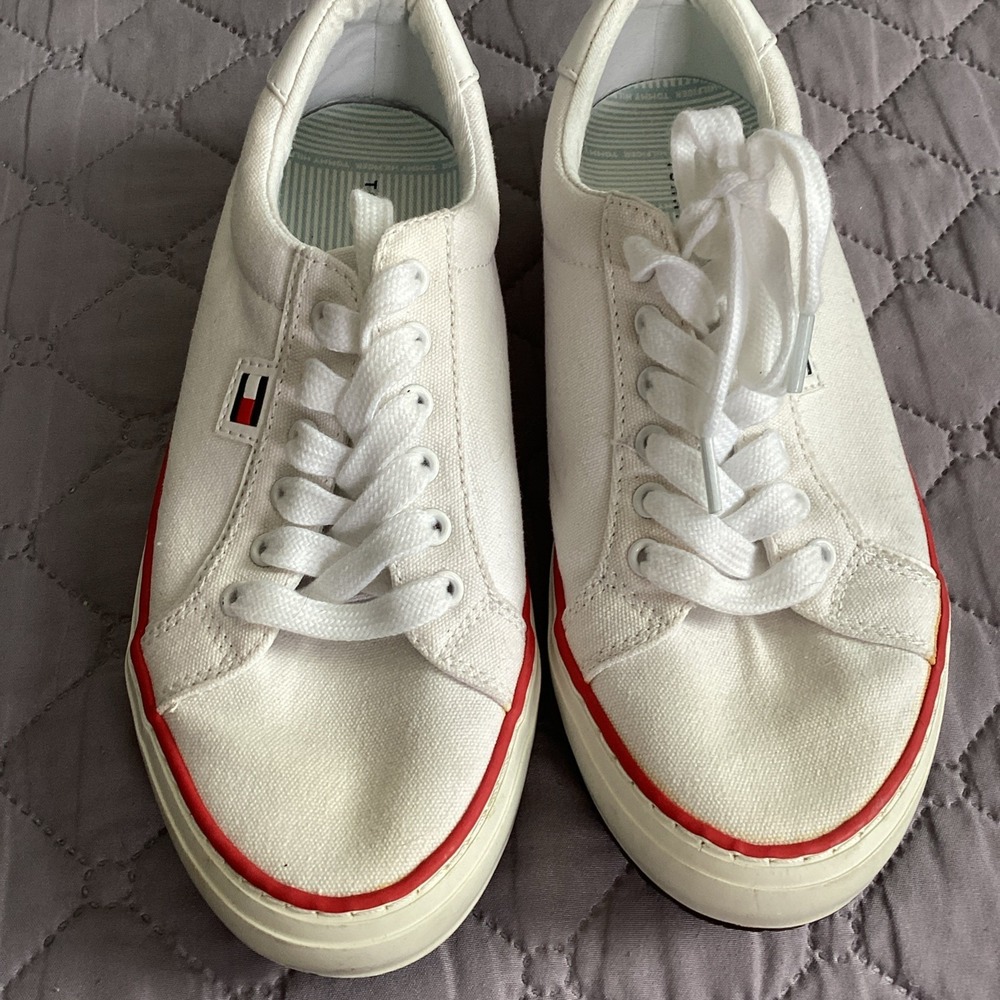 Tommy Hilfigure Womans White Sneakers 8